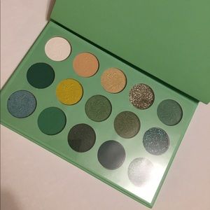 Green eyeshadow palette